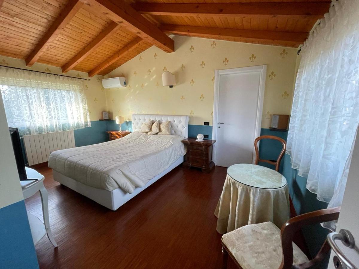 Lussuosa Villa Vicino Alla Stazione Caronno Pertusella 外观 照片
