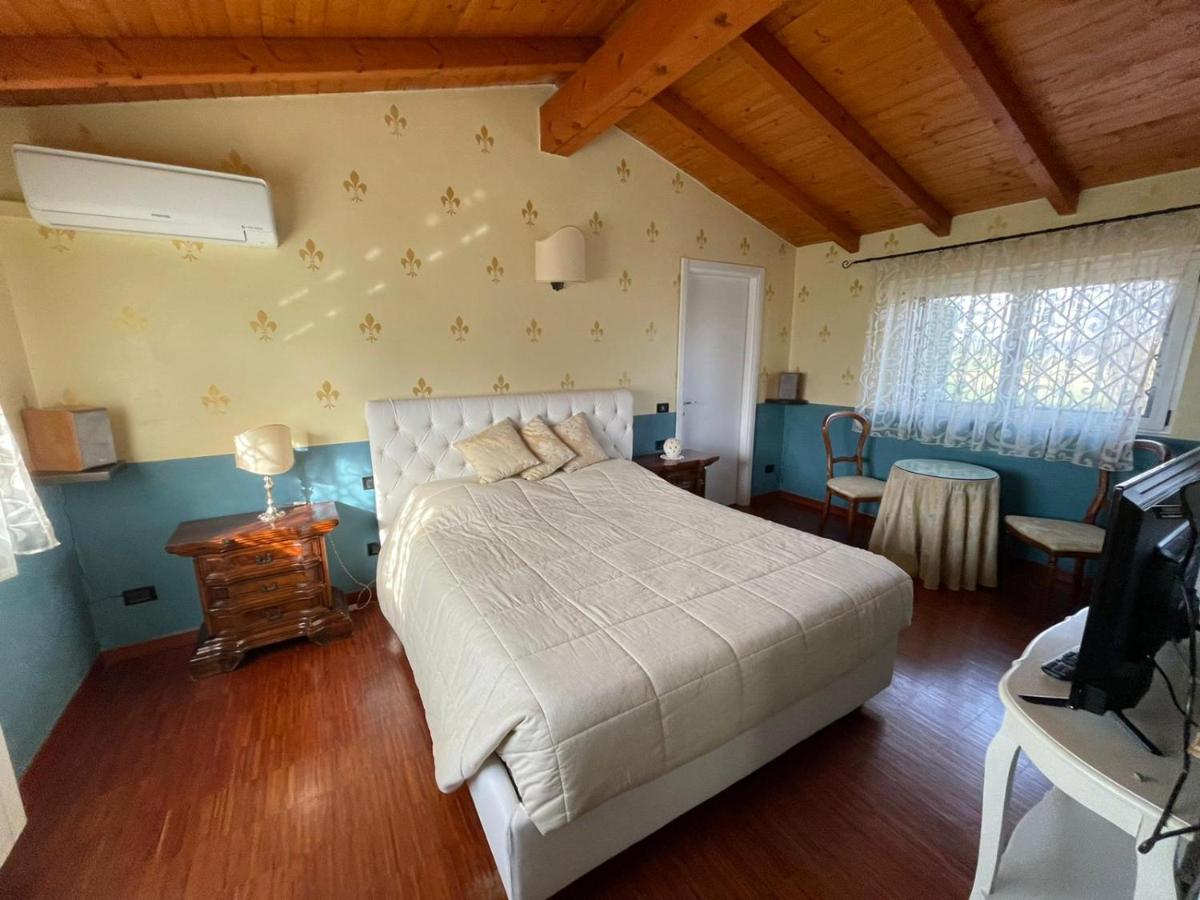 Lussuosa Villa Vicino Alla Stazione Caronno Pertusella 外观 照片
