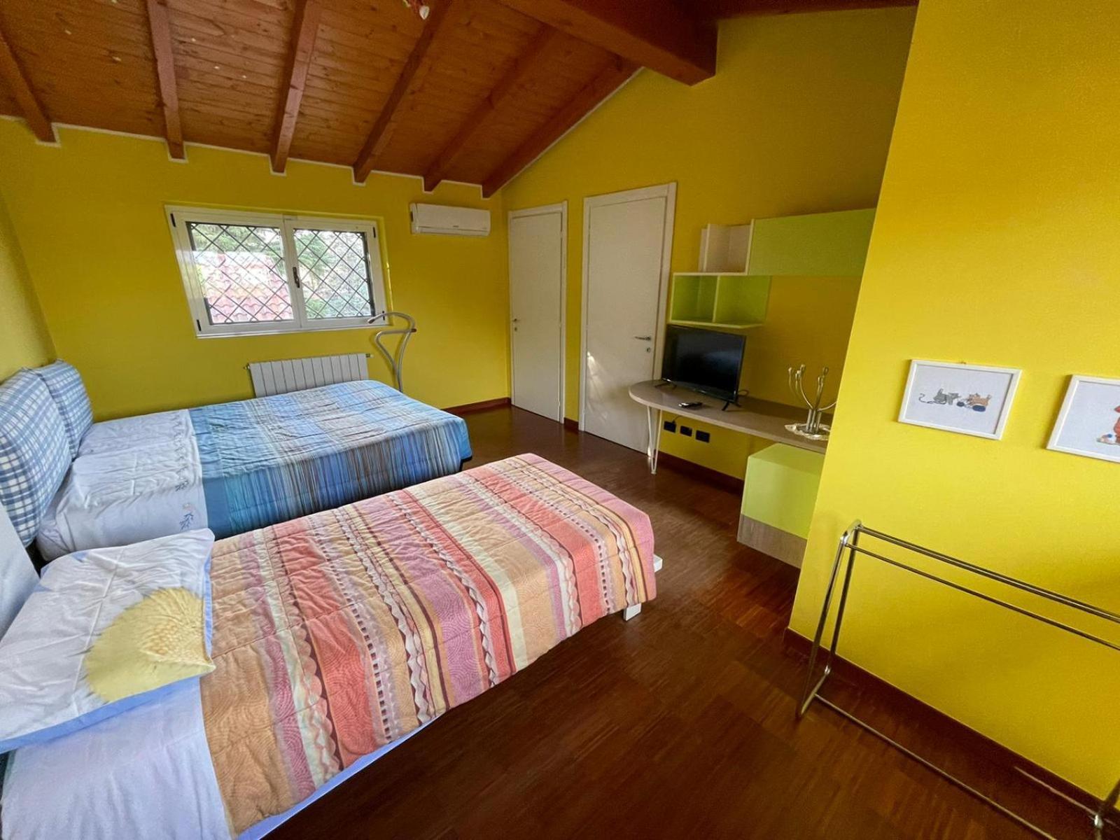 Lussuosa Villa Vicino Alla Stazione Caronno Pertusella 外观 照片